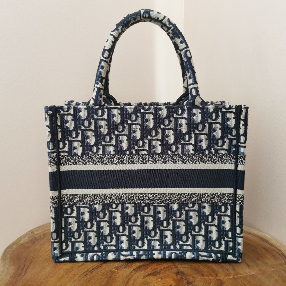 ❌SOLD❌ Dior Small Booktote - Picture 6 of 9